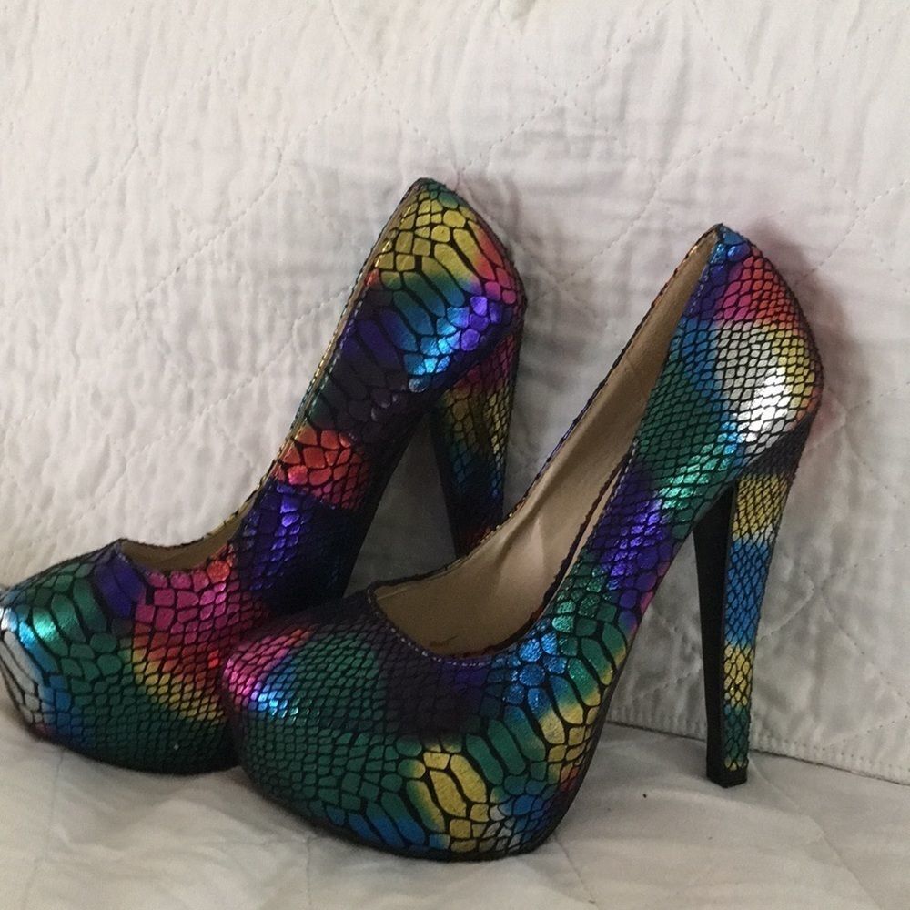 Kaleidoscope snake print platform heels